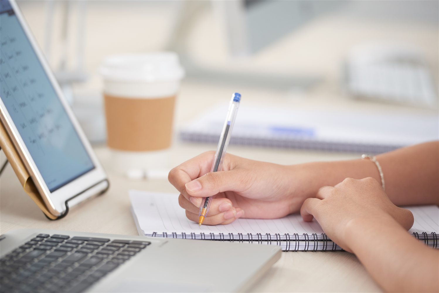 Learner preparing for an online Mandarin course